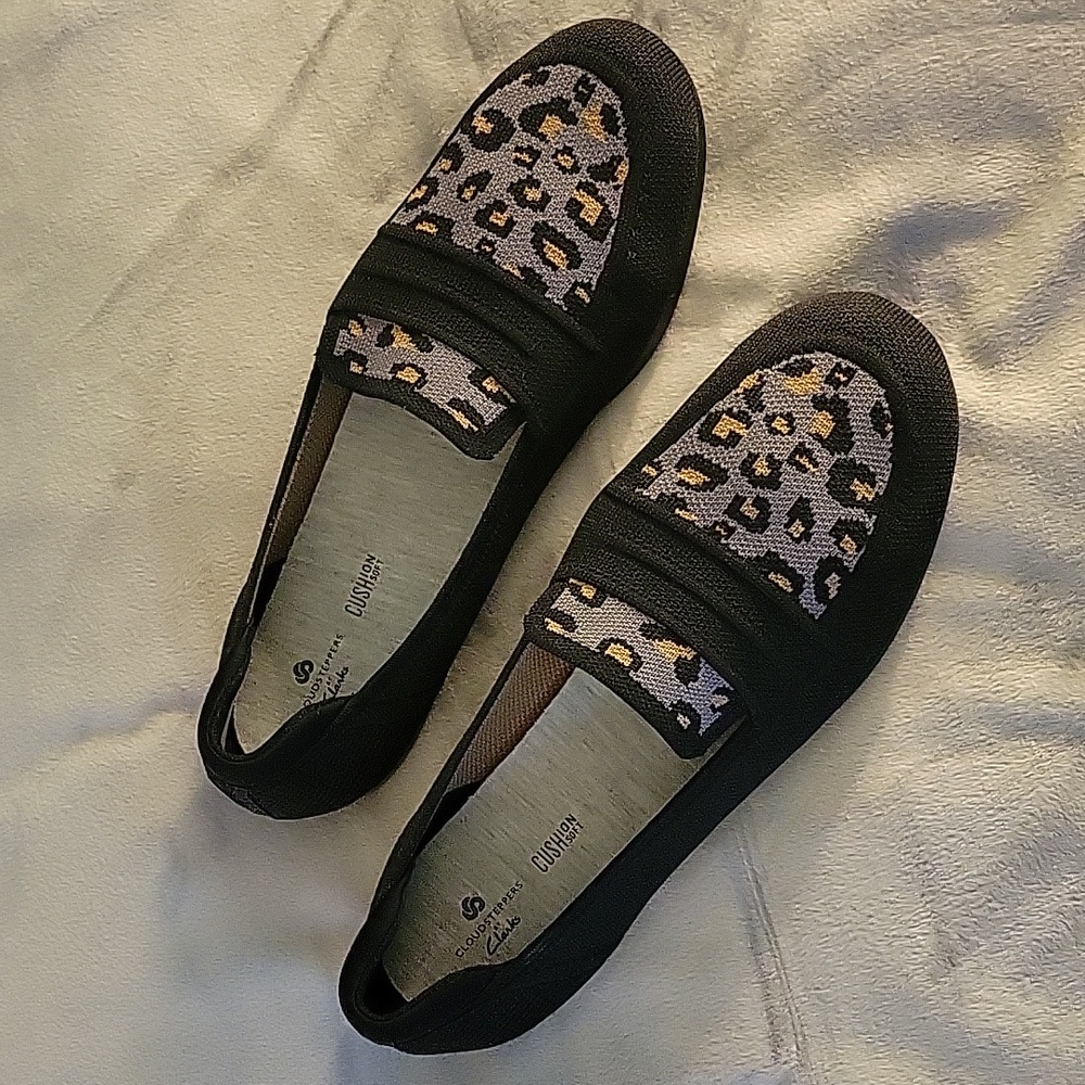 Clarks Cloudsteppers Flats
